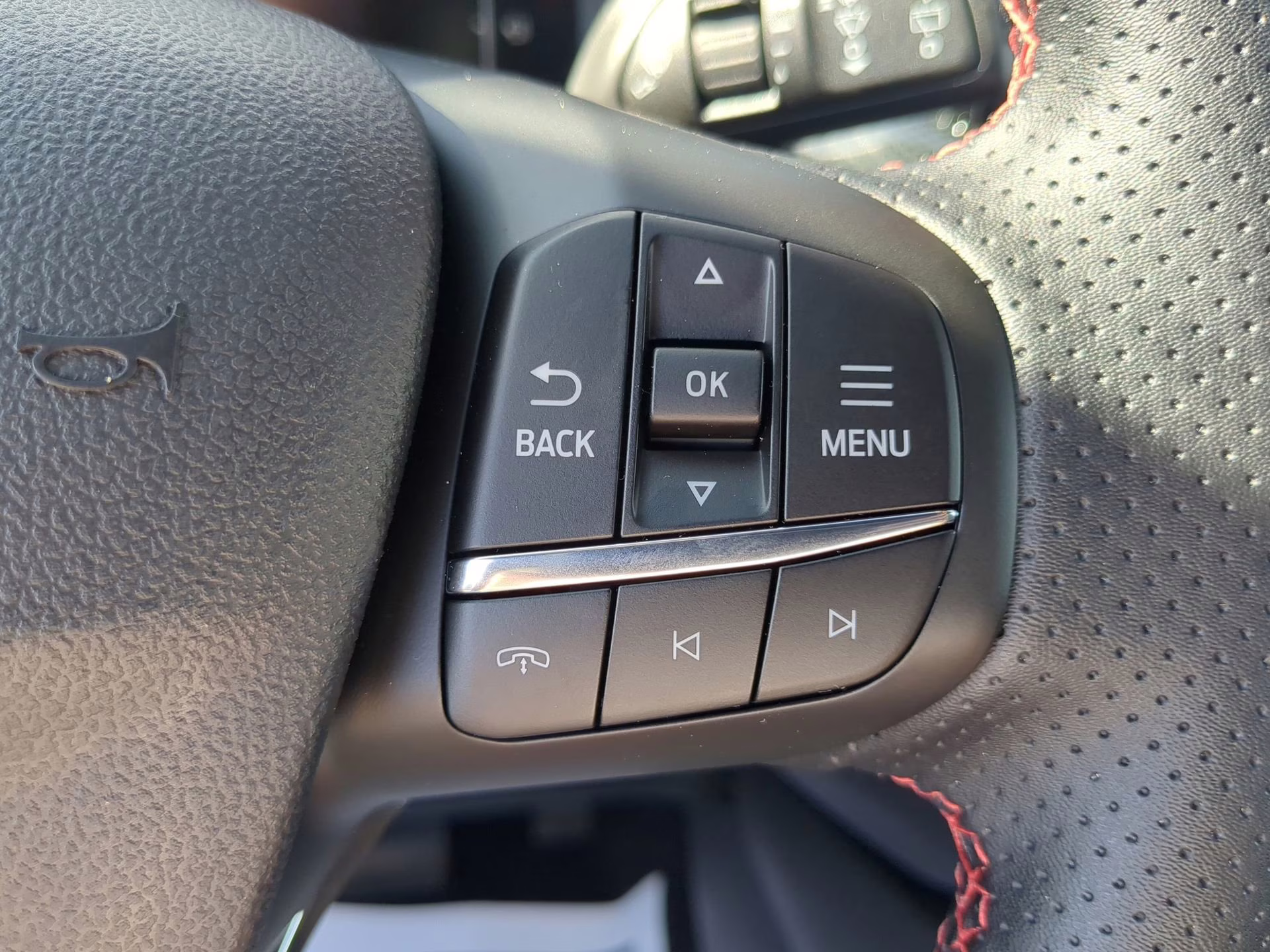 2026 Rapid Red Metallic Tinted Clearcoat Ford Escape ST-Line FWD SUV