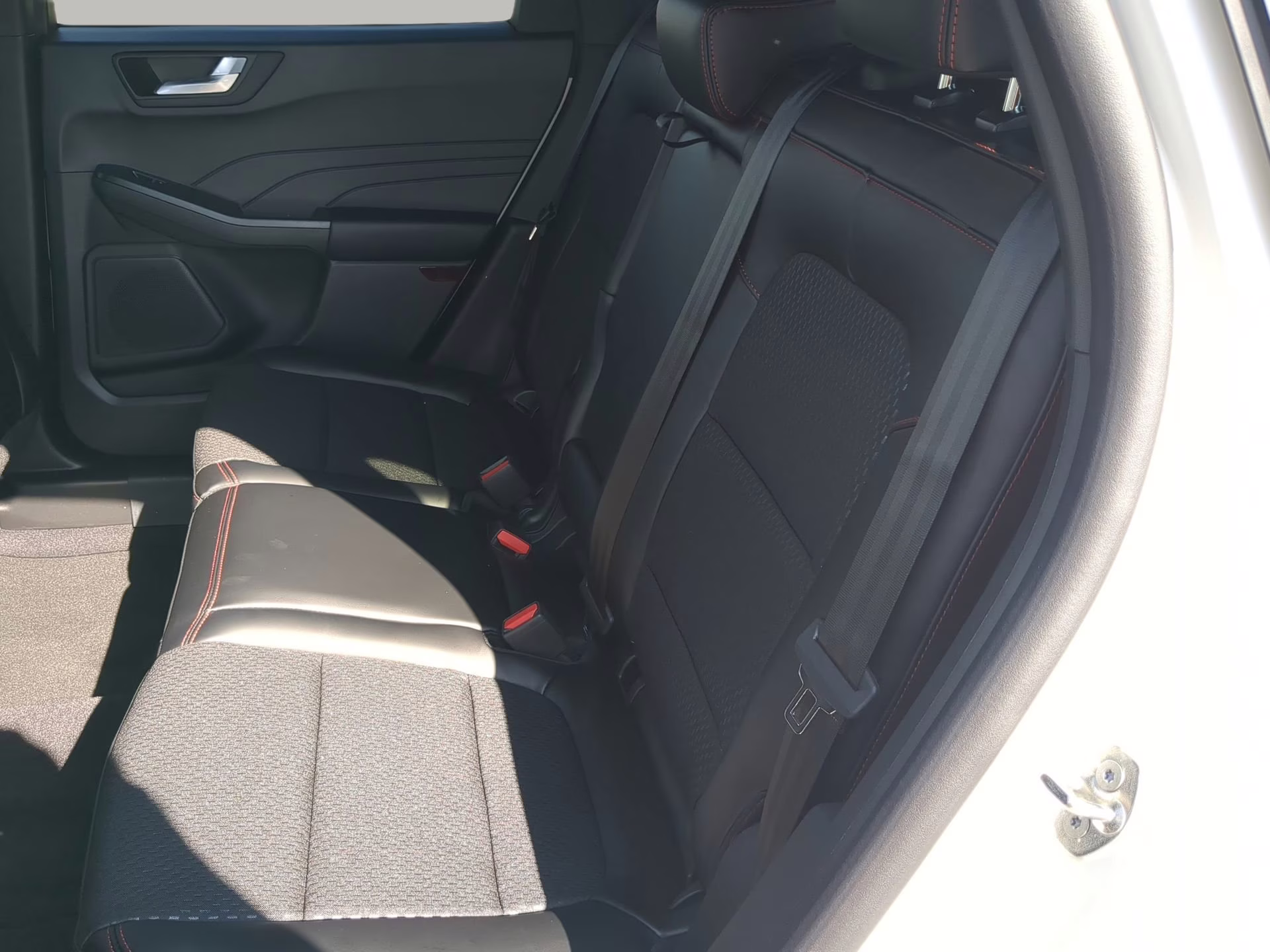 2026 Star White Metallic Tri-Coat Ford Escape ST-Line FWD SUV