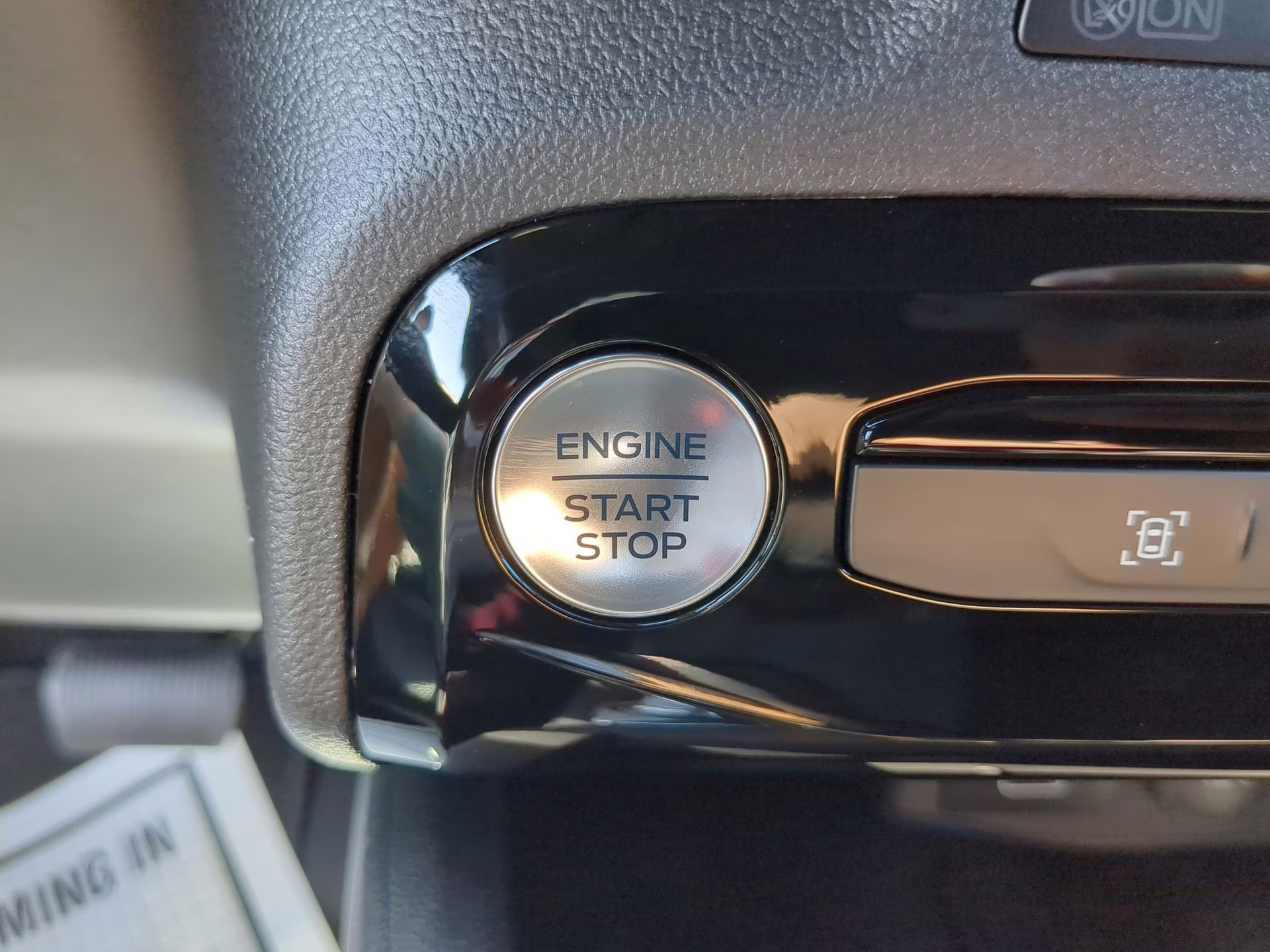 2026 Star White Metallic Tri-Coat Ford Escape ST-Line FWD SUV