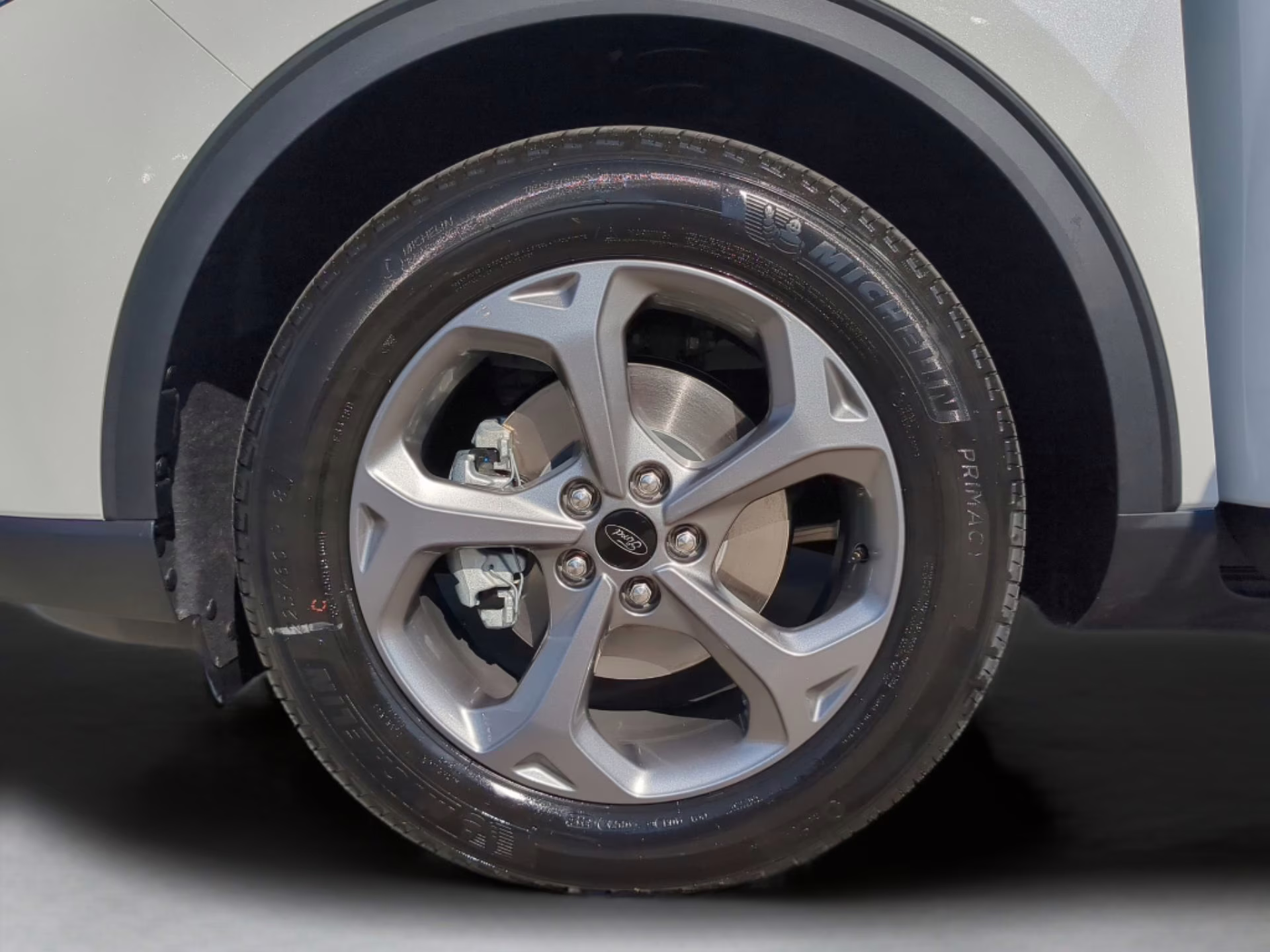 2026 Star White Metallic Tri-Coat Ford Escape ST-Line FWD SUV