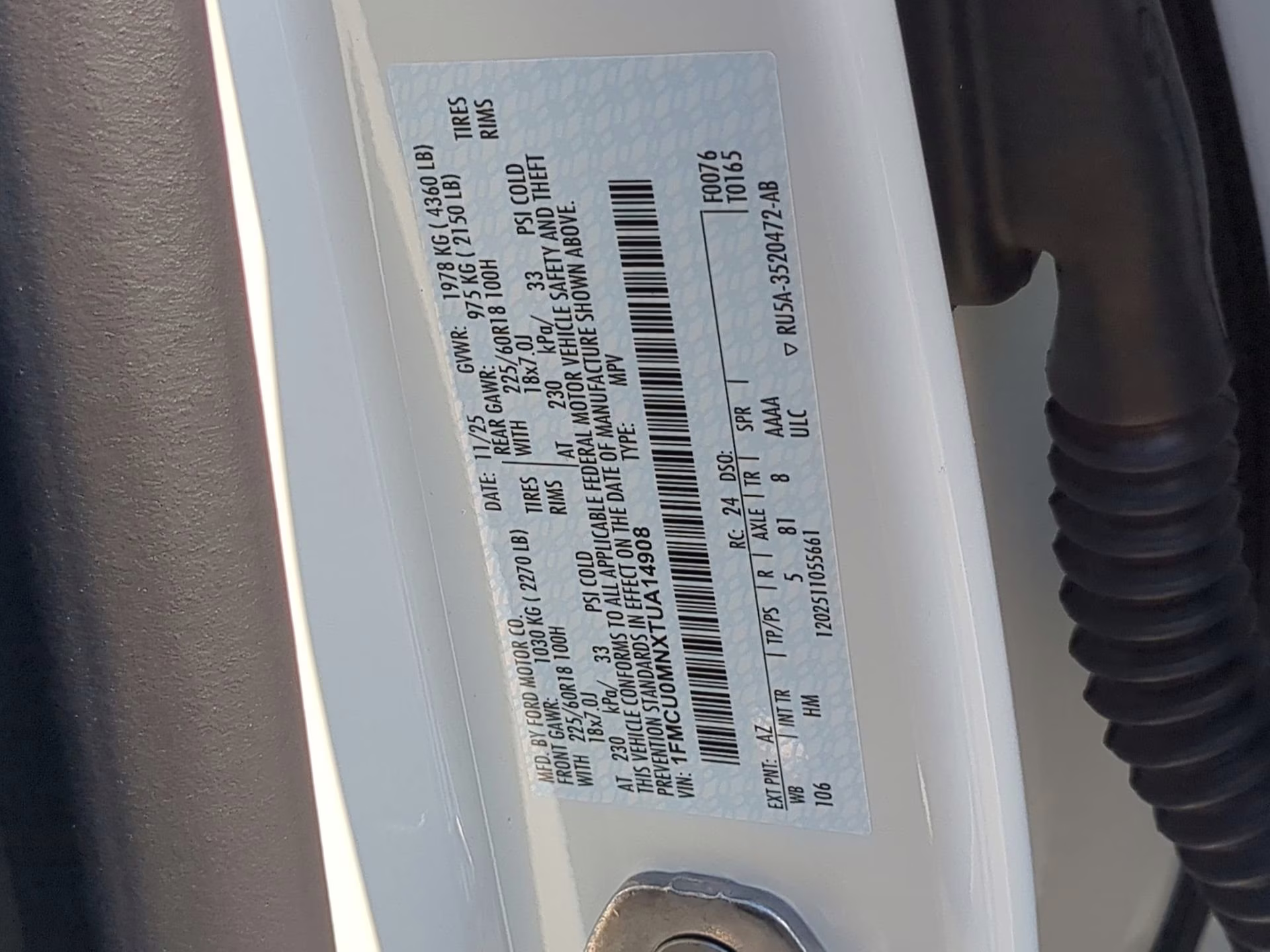 2026 Star White Metallic Tri-Coat Ford Escape ST-Line FWD SUV