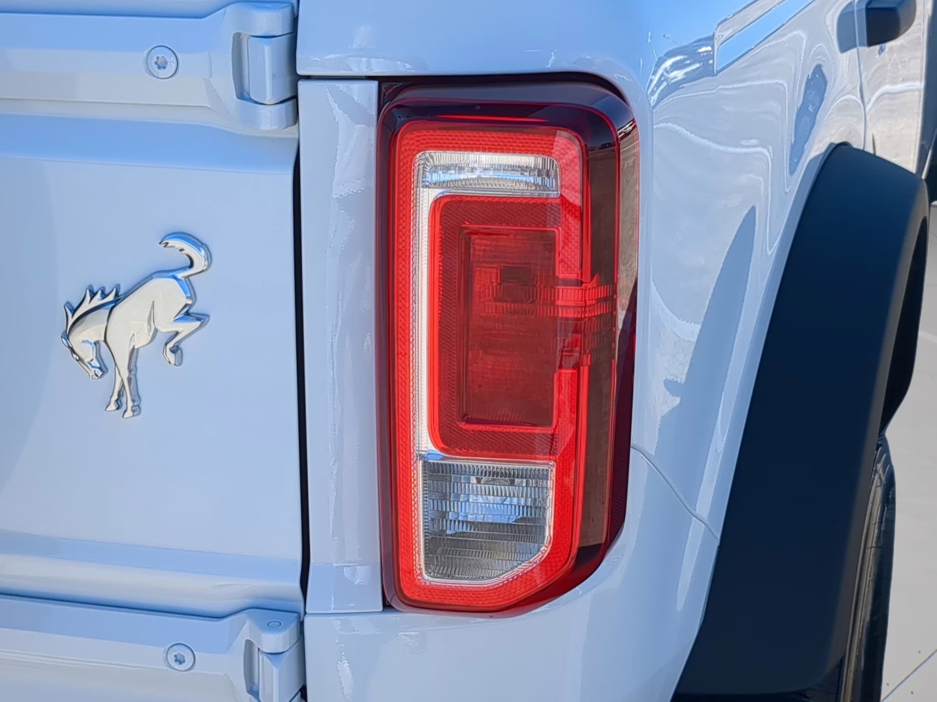 2025 Oxford White Ford Bronco 4X4 Convertible