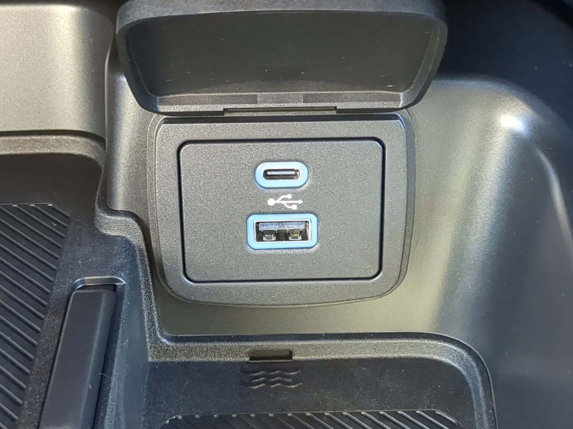 2025 Oxford White Ford Bronco 4X4 Convertible