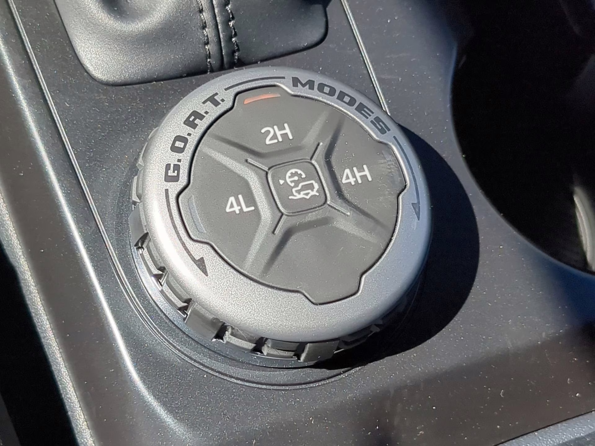 2025 Oxford White Ford Bronco 4X4 Convertible