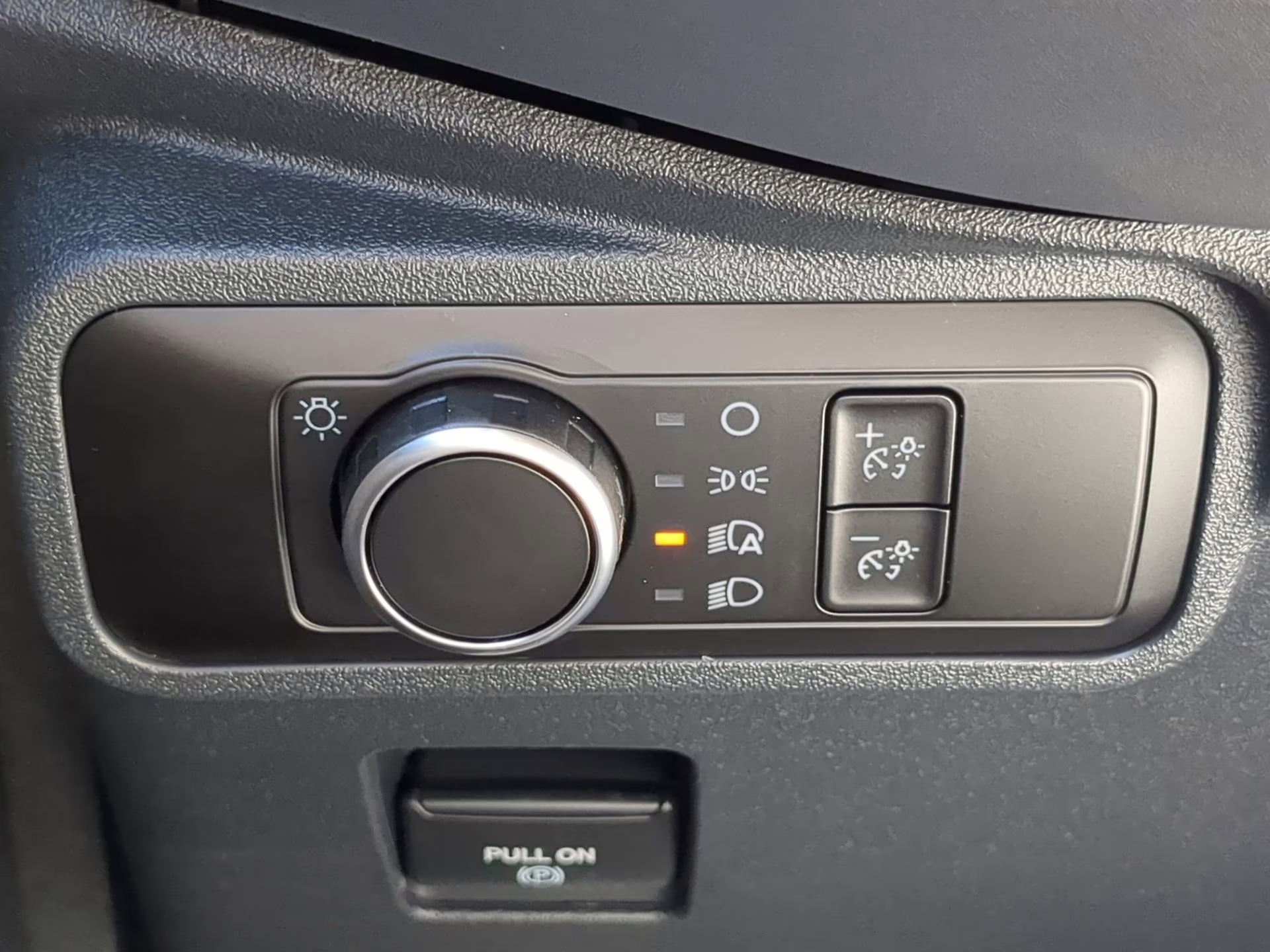 2025 Oxford White Ford Bronco 4X4 Convertible