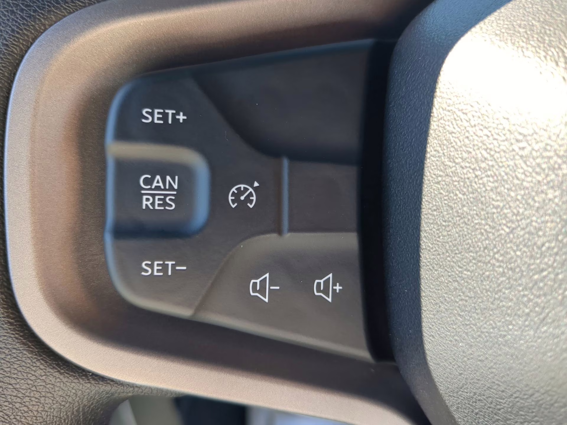 2025 Oxford White Ford Bronco 4X4 Convertible