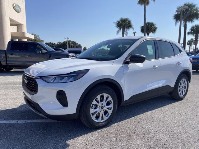2026 Oxford White Ford Escape Active FWD SUV
