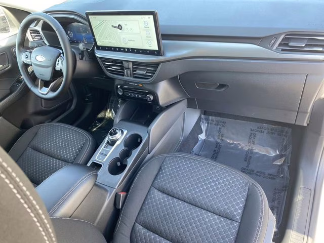 2026 Oxford White Ford Escape Active FWD SUV