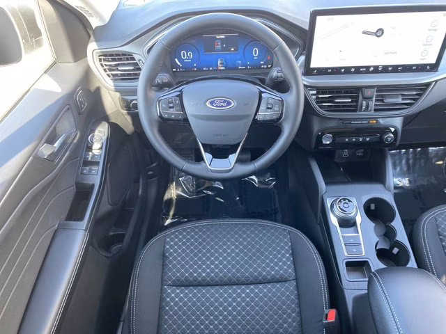 2026 Oxford White Ford Escape Active FWD SUV