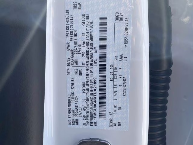 2026 Oxford White Ford Escape Active FWD SUV