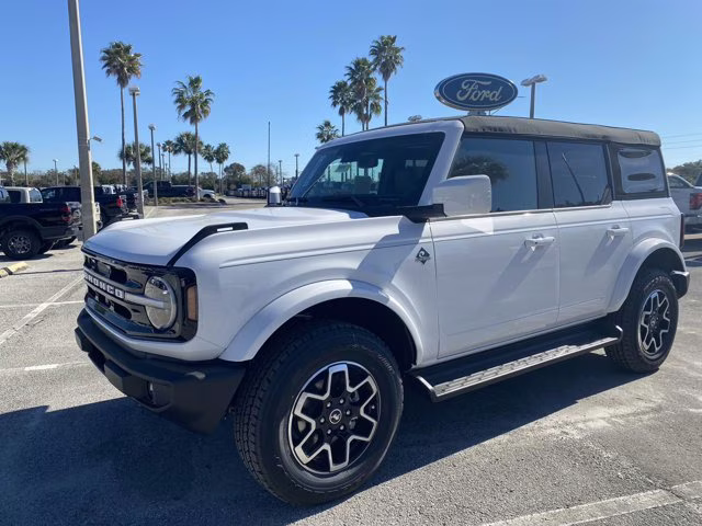 2025 Oxford White Ford Bronco Outer Banks 4X4 Convertible