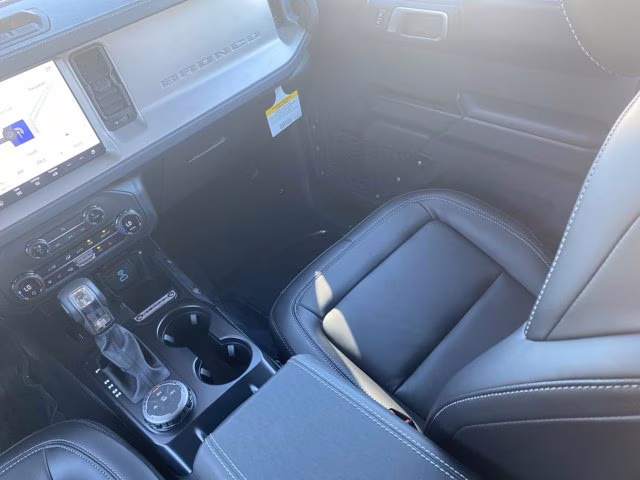 2025 Oxford White Ford Bronco Outer Banks 4X4 Convertible