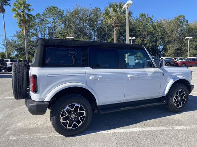 2025 Oxford White Ford Bronco Outer Banks 4X4 Convertible
