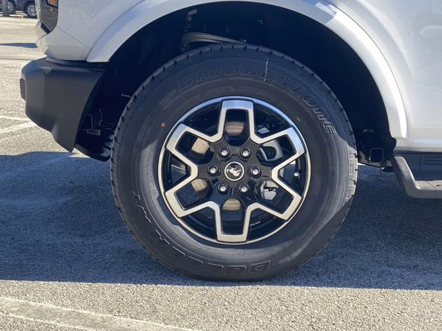 2025 Oxford White Ford Bronco Outer Banks 4X4 Convertible