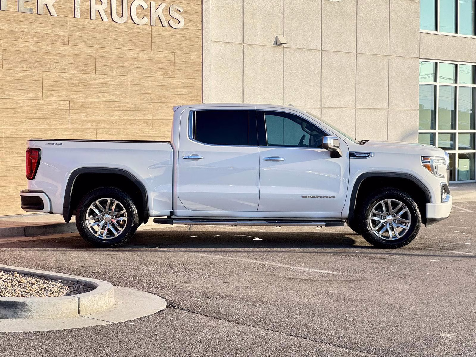 2020 Summit White GMC Sierra 1500 SLT 4X4 Truck