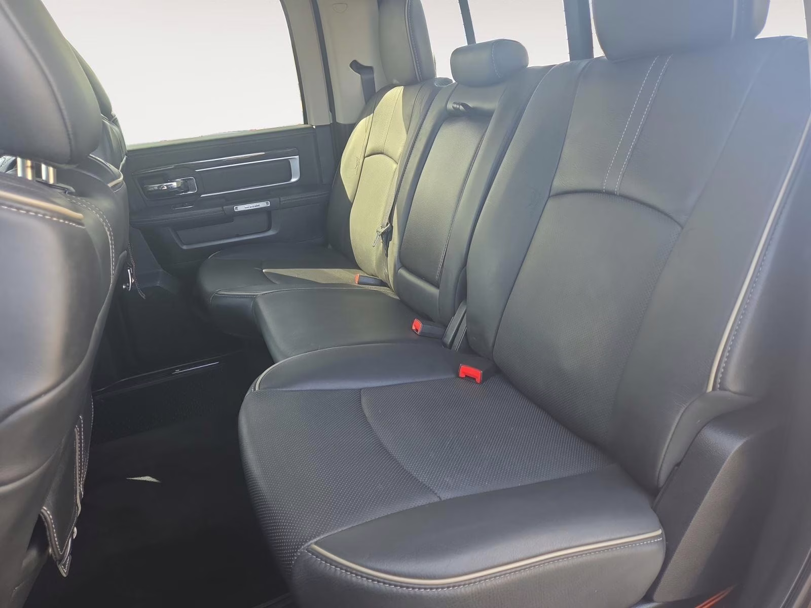 2015 Granite Crystal Metallic Clearcoat Ram 3500 Laramie Limited 4X4 Truck