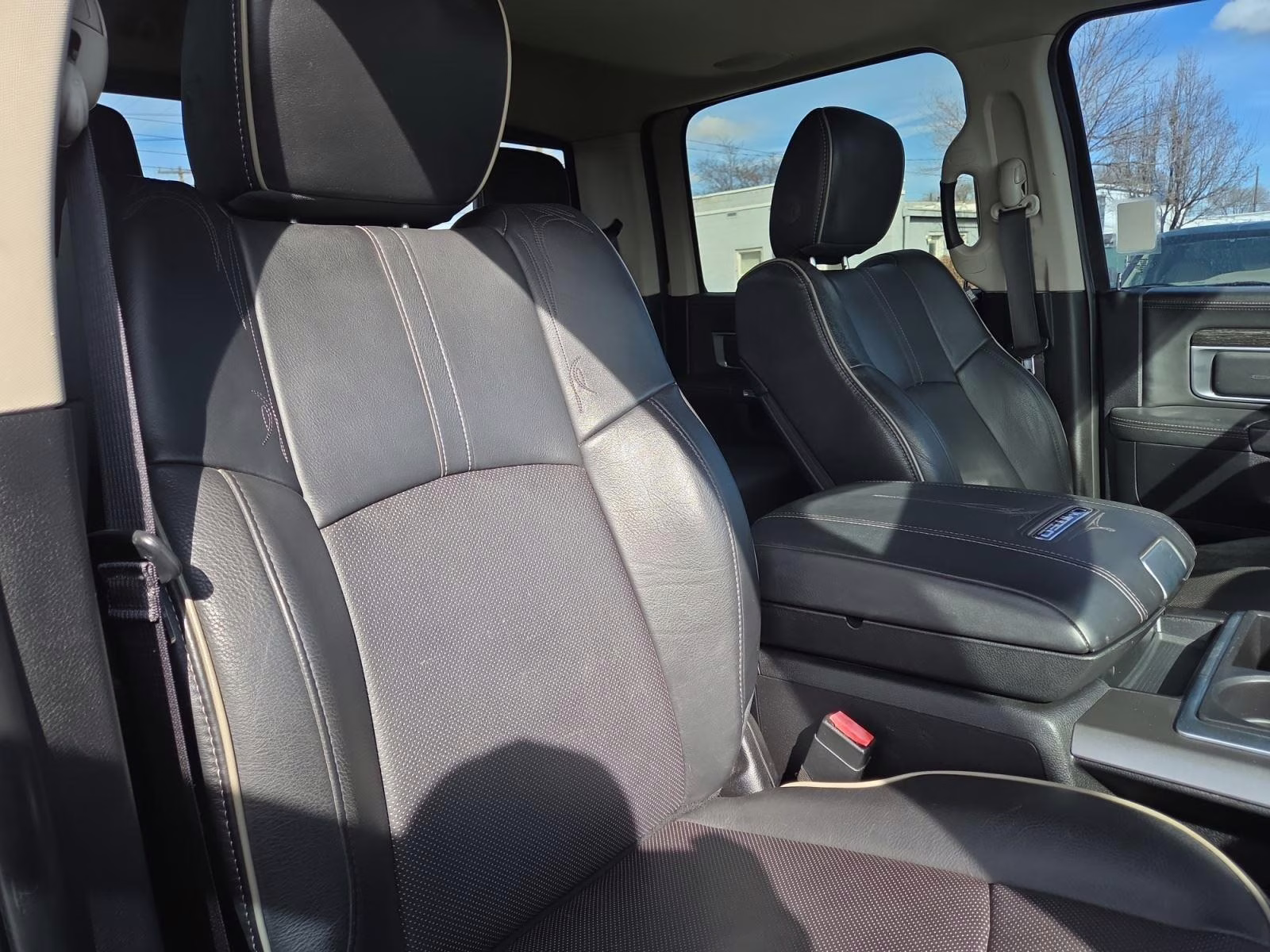 2015 Granite Crystal Metallic Clearcoat Ram 3500 Laramie Limited 4X4 Truck