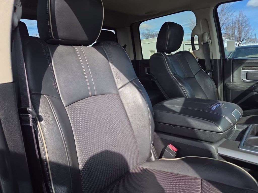 2015 Granite Crystal Metallic Clearcoat Ram 3500 Laramie Limited 4X4 Truck