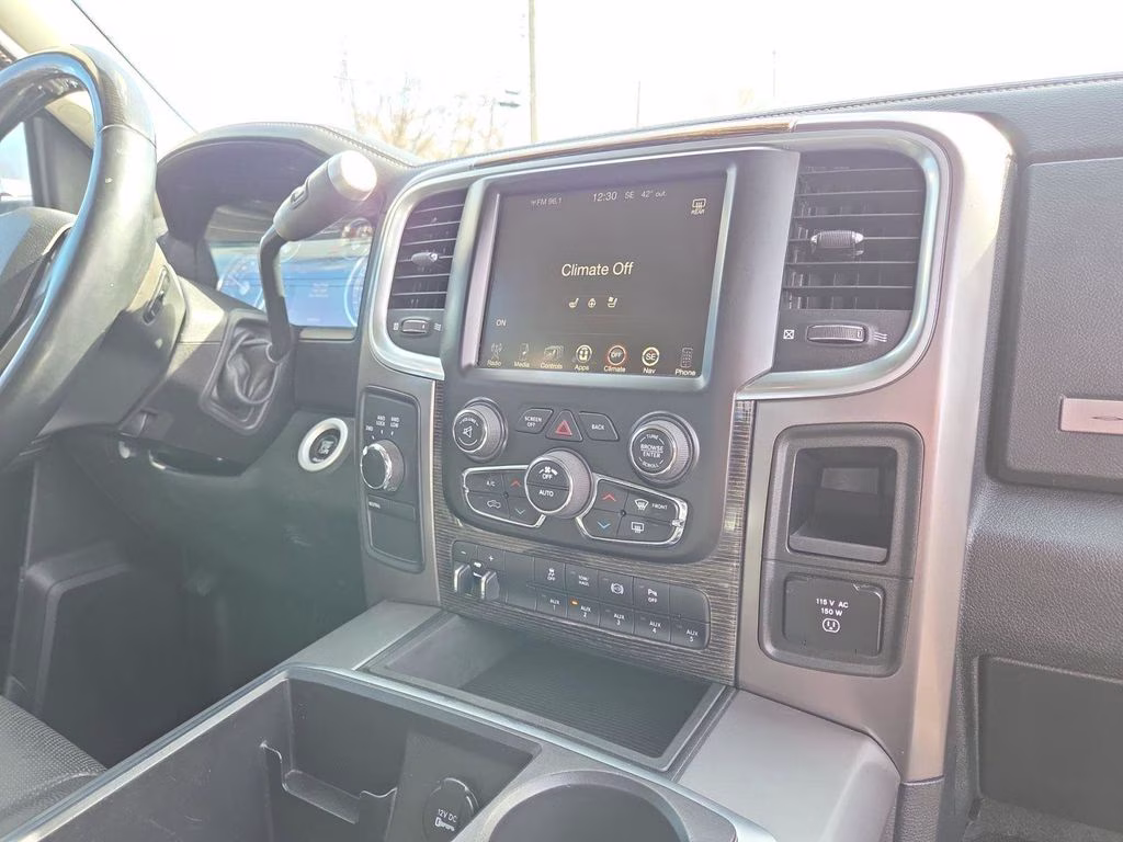 2015 Granite Crystal Metallic Clearcoat Ram 3500 Laramie Limited 4X4 Truck