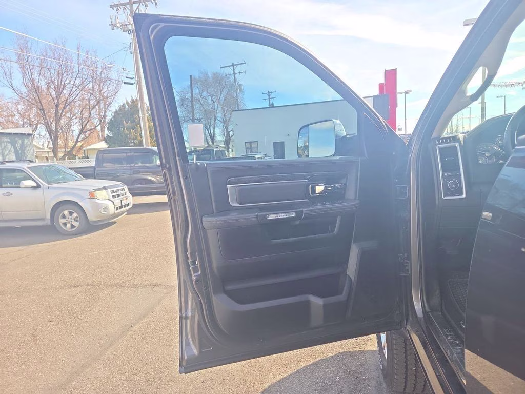 2015 Granite Crystal Metallic Clearcoat Ram 3500 Laramie Limited 4X4 Truck