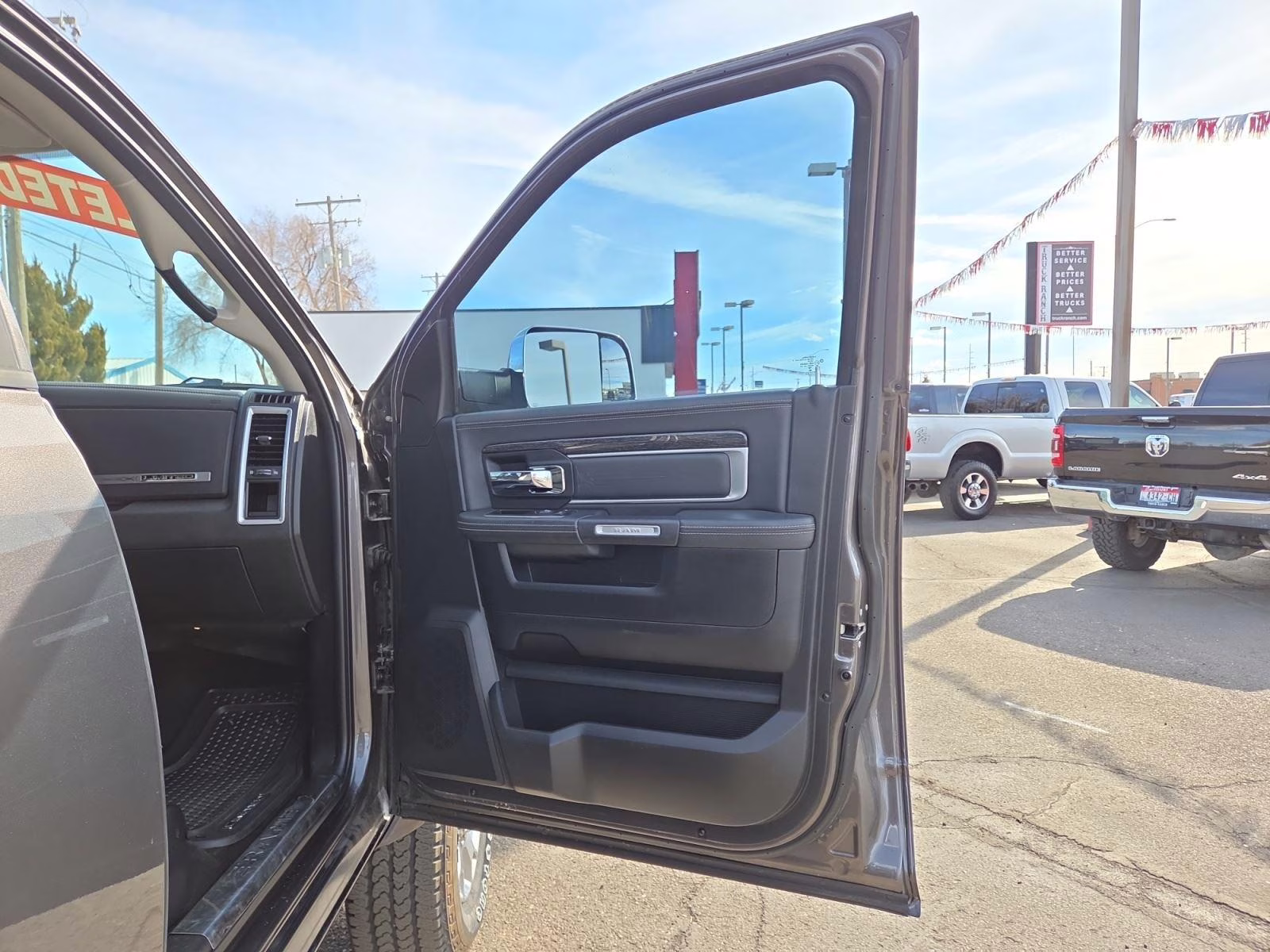 2015 Granite Crystal Metallic Clearcoat Ram 3500 Laramie Limited 4X4 Truck