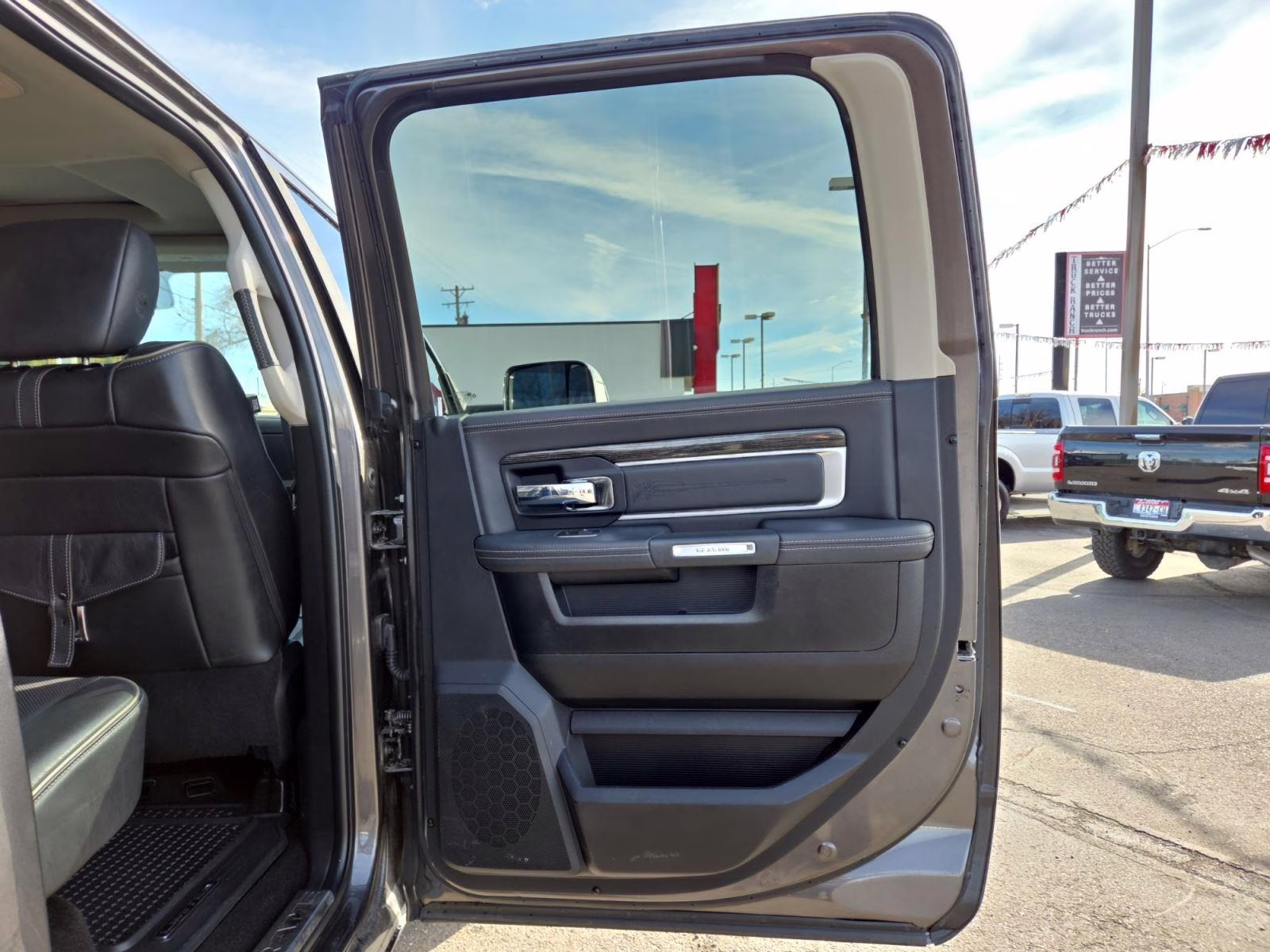 2015 Granite Crystal Metallic Clearcoat Ram 3500 Laramie Limited 4X4 Truck