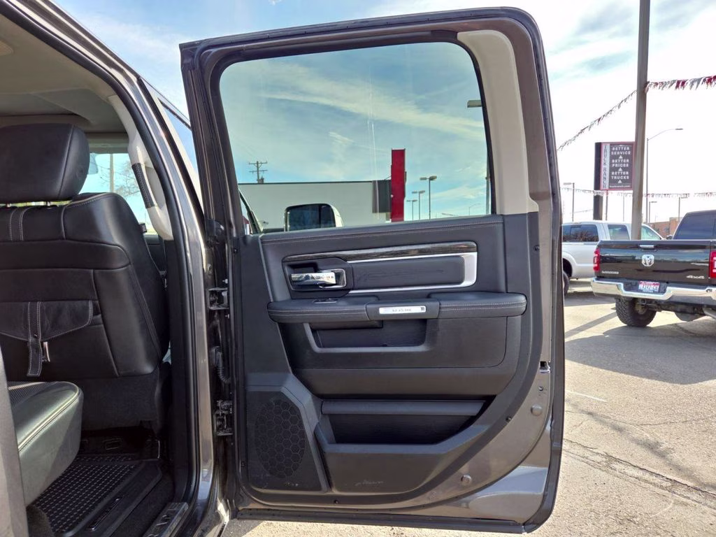 2015 Granite Crystal Metallic Clearcoat Ram 3500 Laramie Limited 4X4 Truck