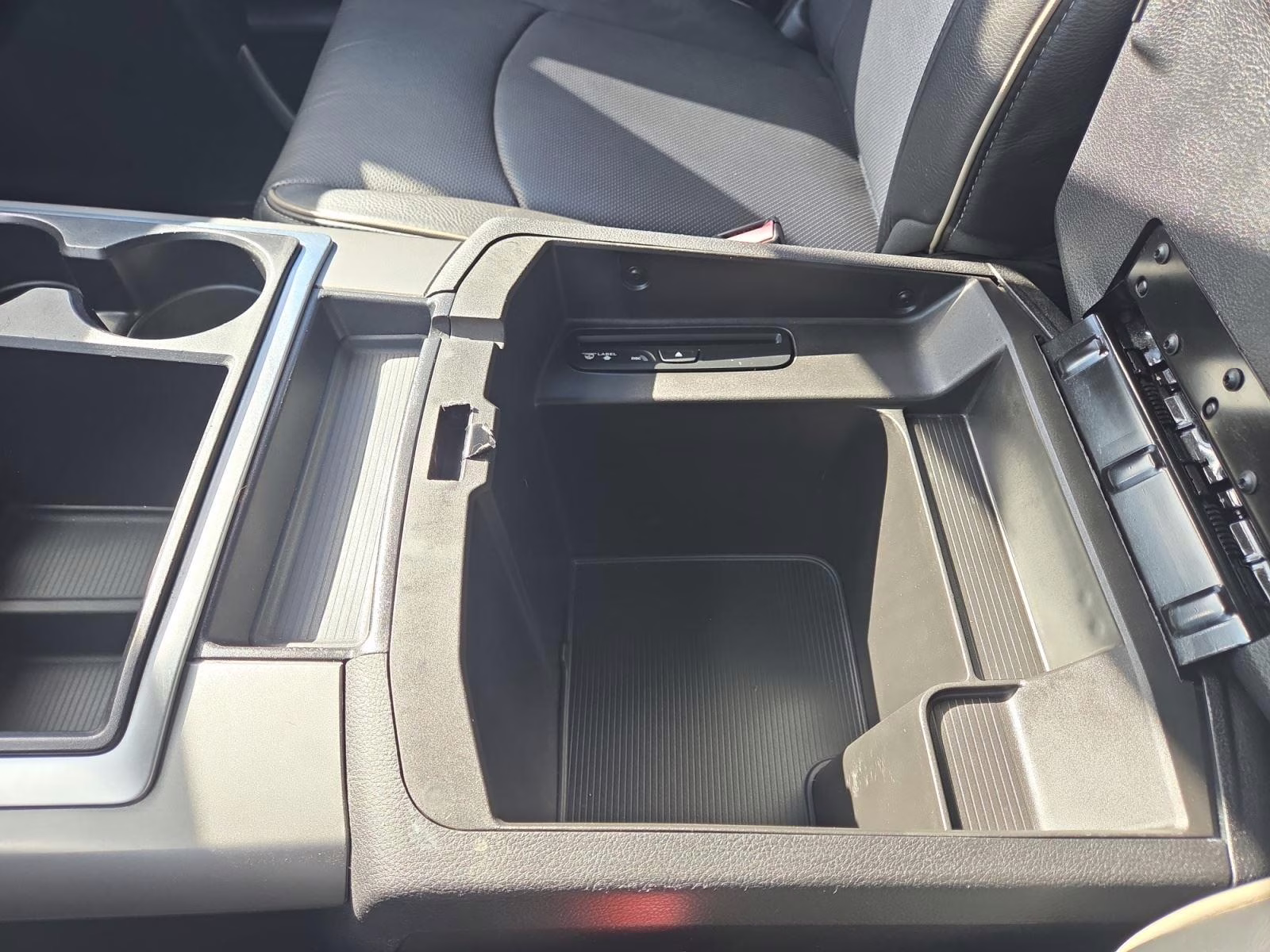 2015 Granite Crystal Metallic Clearcoat Ram 3500 Laramie Limited 4X4 Truck