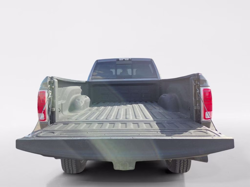 2015 Granite Crystal Metallic Clearcoat Ram 3500 Laramie Limited 4X4 Truck