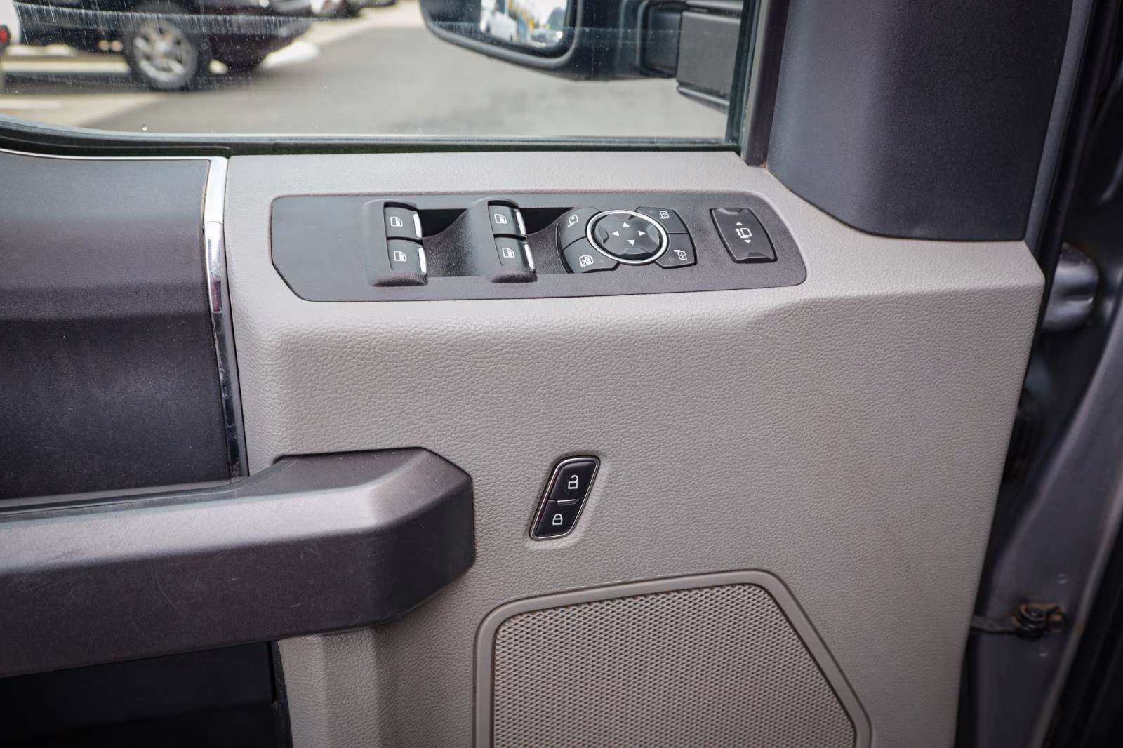 2022 Iconic Silver Ford Super Duty F-350 SRW XLT 4X4 Truck