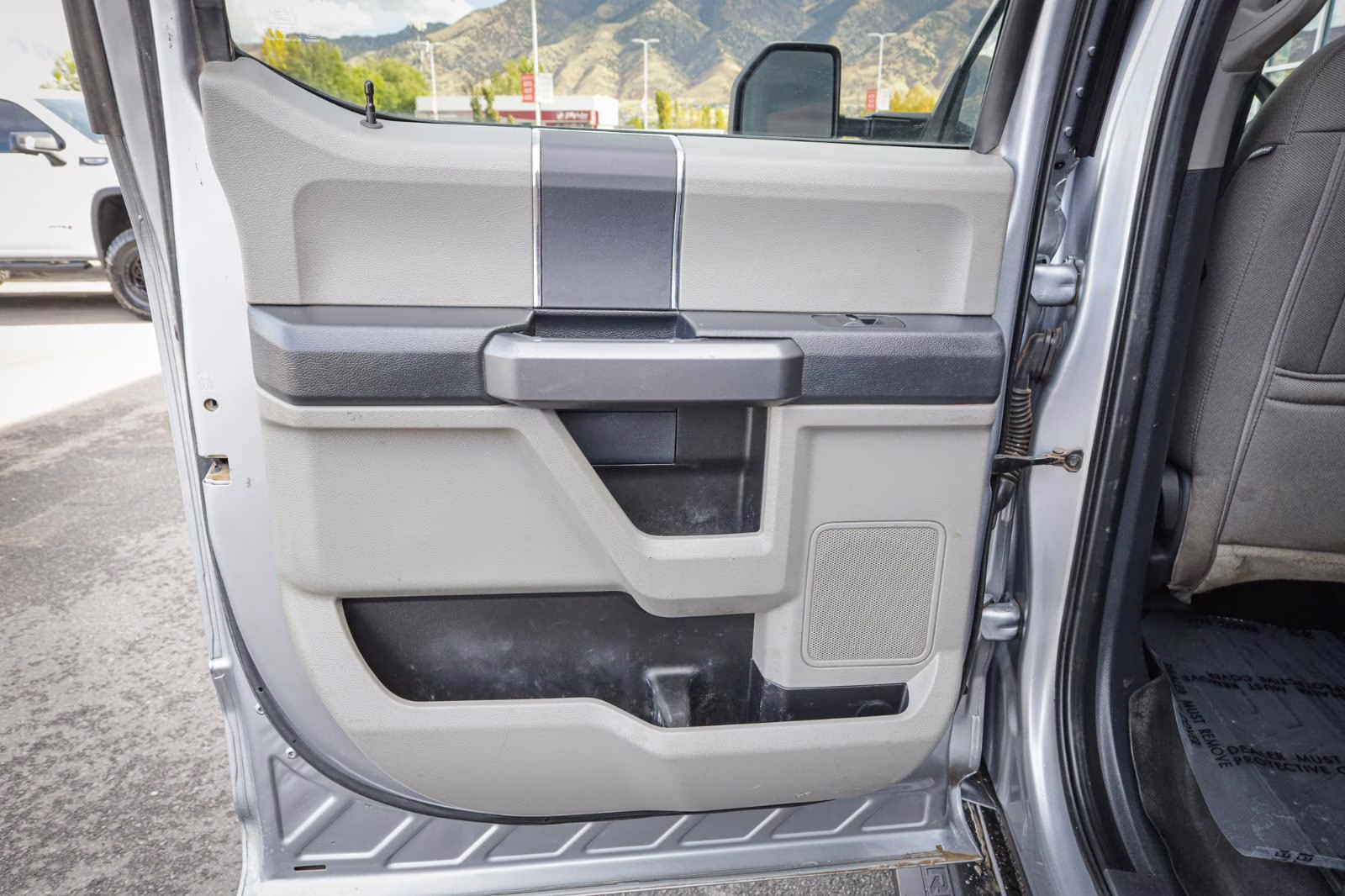 2022 Iconic Silver Ford Super Duty F-350 SRW XLT 4X4 Truck