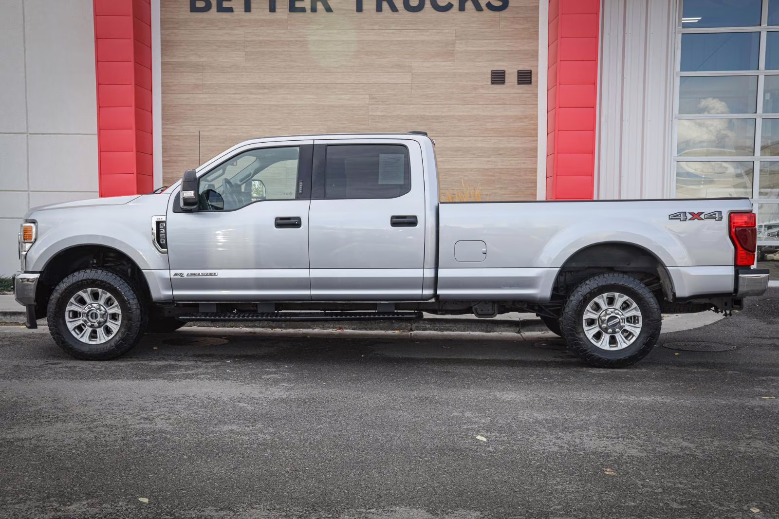 2022 Iconic Silver Ford Super Duty F-350 SRW XLT 4X4 Truck