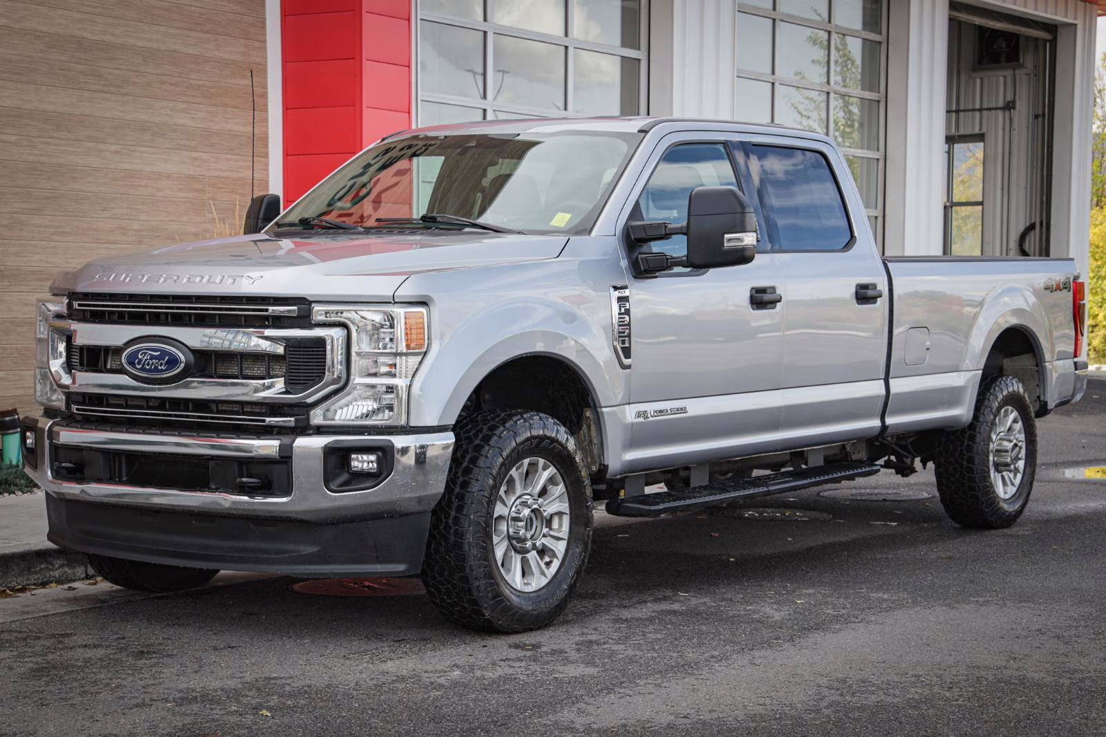 2022 Iconic Silver Ford Super Duty F-350 SRW XLT 4X4 Truck
