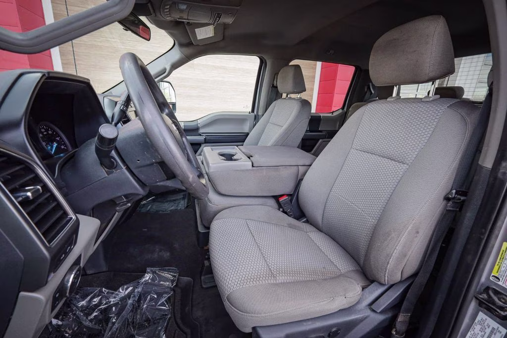 2022 Silver Ford Super Duty F-350 SRW XLT 4X4 Truck