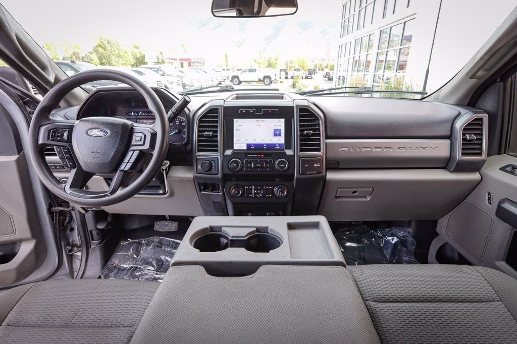 2022 Silver Ford Super Duty F-350 SRW XLT 4X4 Truck