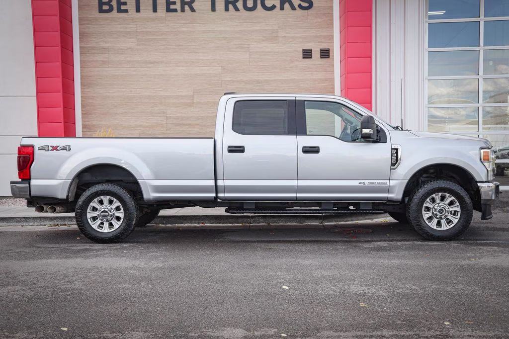 2022 Silver Ford Super Duty F-350 SRW XLT 4X4 Truck
