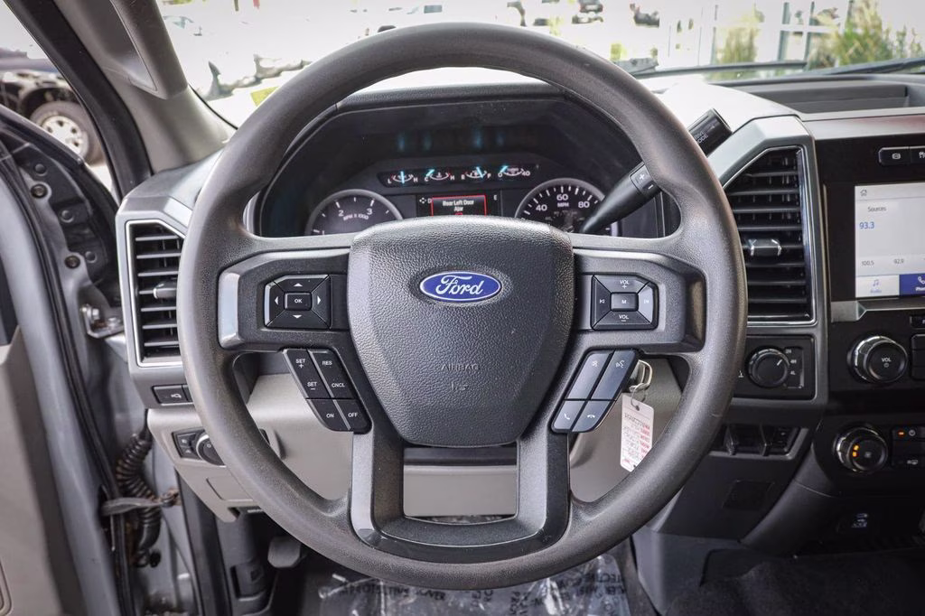 2022 Silver Ford Super Duty F-350 SRW XLT 4X4 Truck