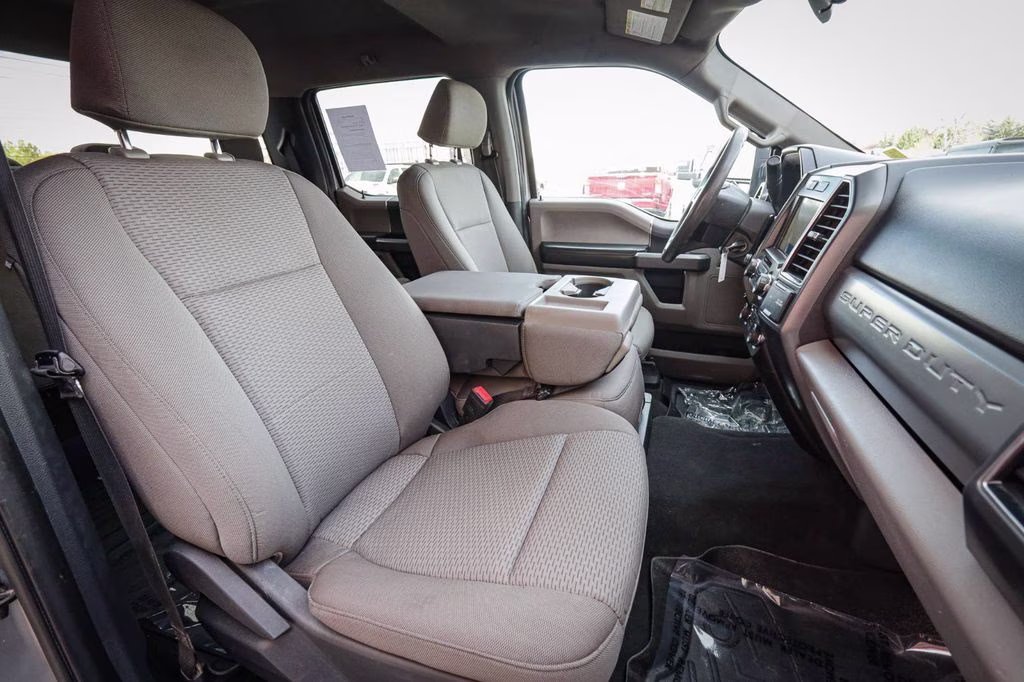 2022 Silver Ford Super Duty F-350 SRW XLT 4X4 Truck
