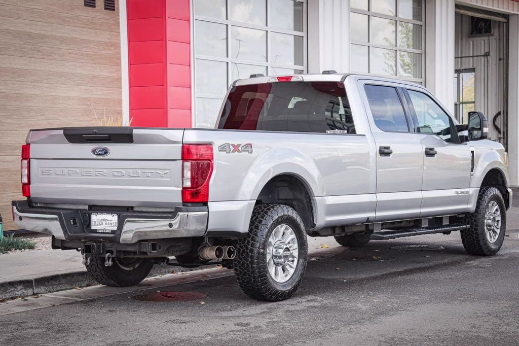 2022 Silver Ford Super Duty F-350 SRW XLT 4X4 Truck