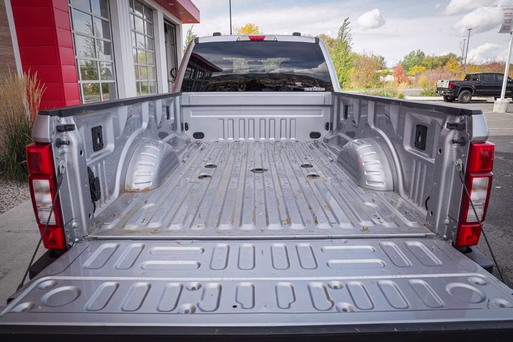 2022 Silver Ford Super Duty F-350 SRW XLT 4X4 Truck