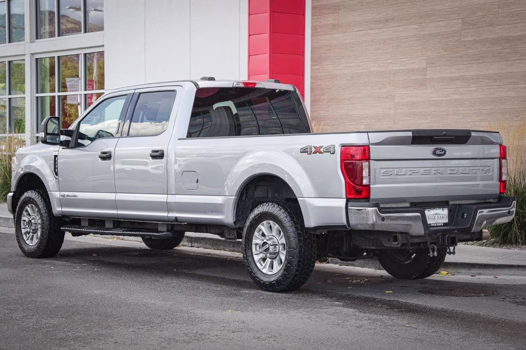 2022 Silver Ford Super Duty F-350 SRW XLT 4X4 Truck
