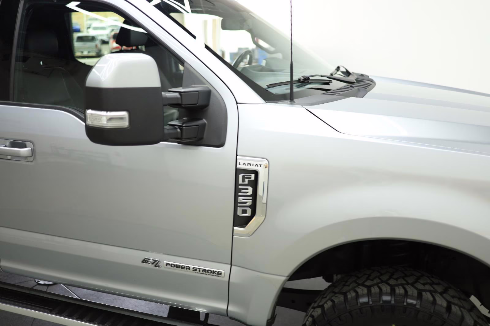 2022 Agate Black Ford Super Duty F-350 SRW Lariat 4X4 Truck