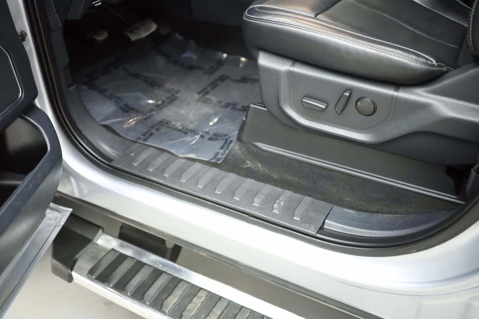 2022 Agate Black Ford Super Duty F-350 SRW Lariat 4X4 Truck