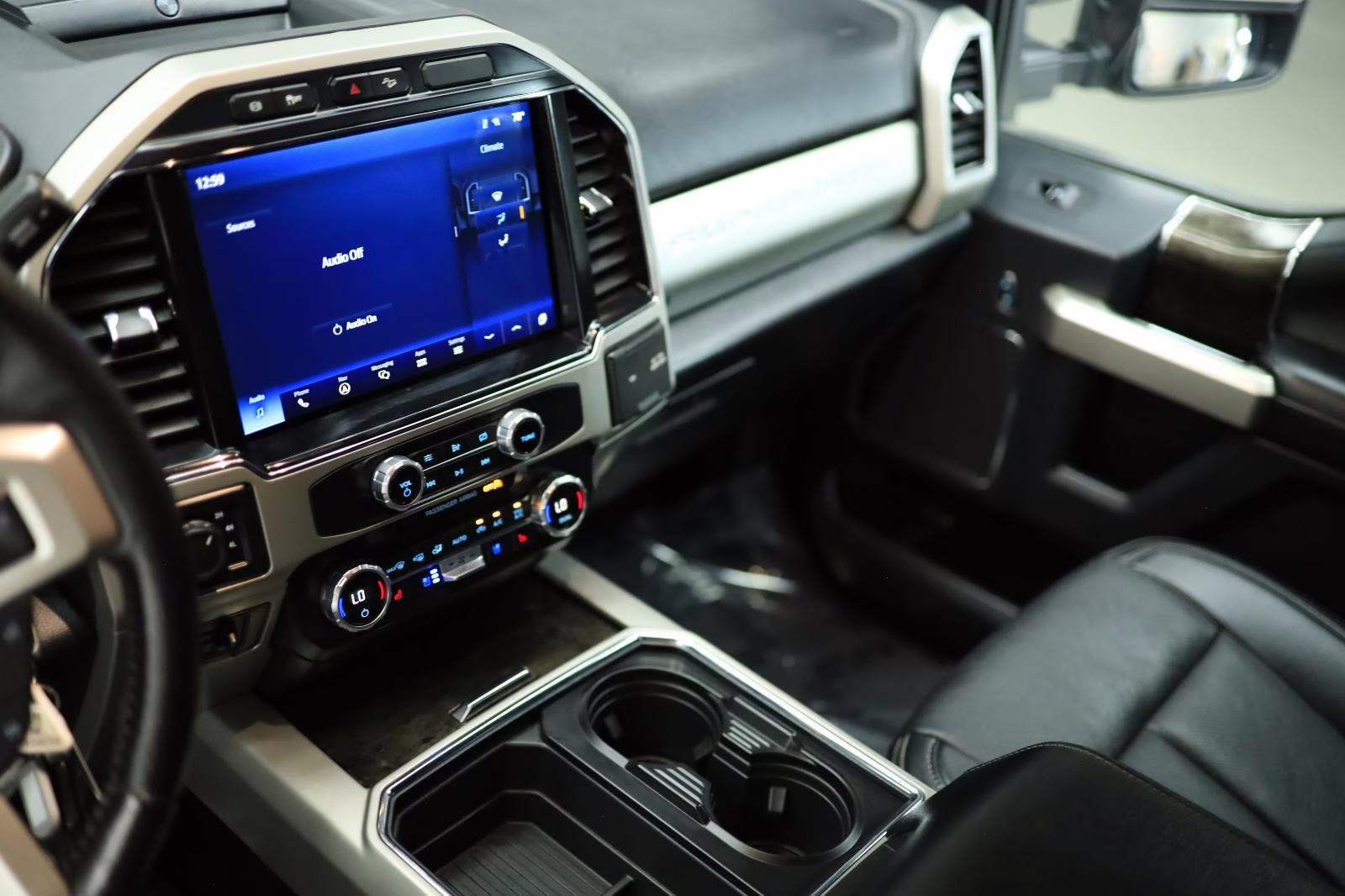 2022 Agate Black Ford Super Duty F-350 SRW Lariat 4X4 Truck