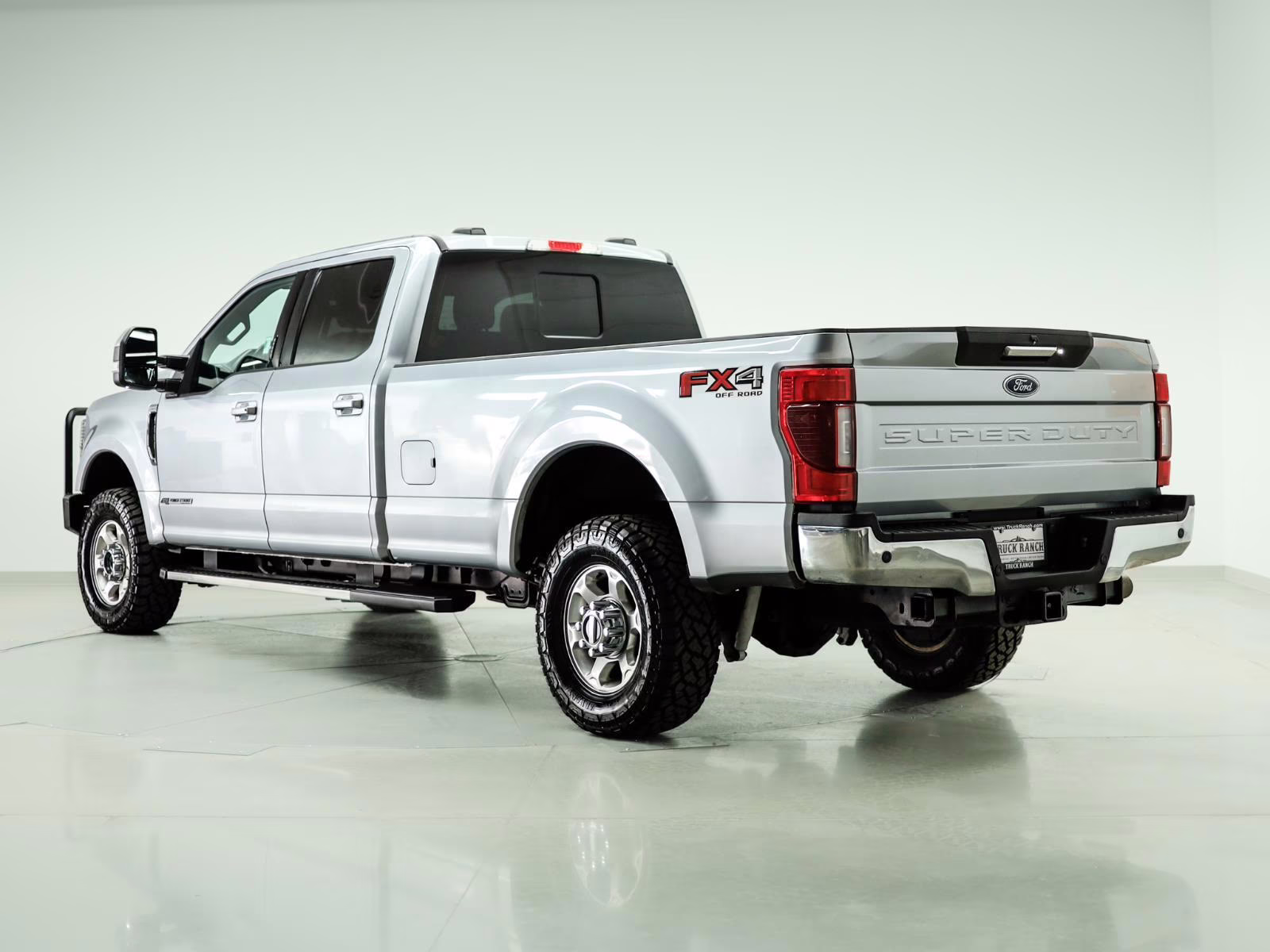 2022 Agate Black Ford Super Duty F-350 SRW Lariat 4X4 Truck