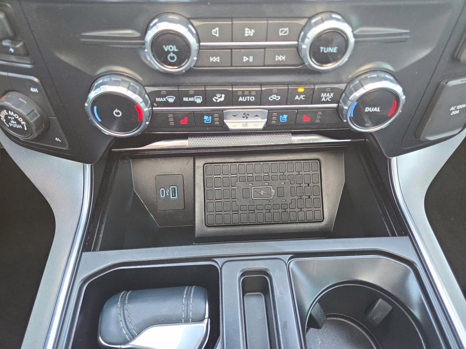 2023 Star White Metallic Tri-Coat Ford F-150 Limited 4X4 Truck