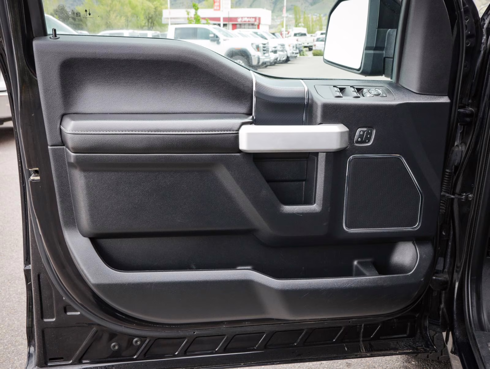 2020 Agate Black Metallic Ford F-150 LARIAT 4X4 Truck