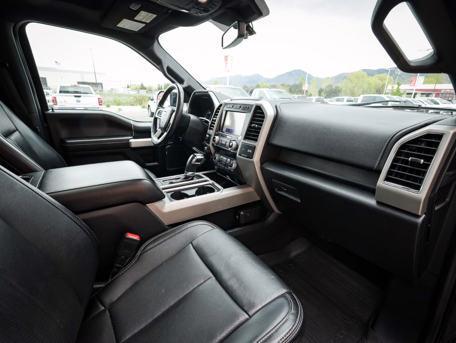 2020 Agate Black Metallic Ford F-150 LARIAT 4X4 Truck