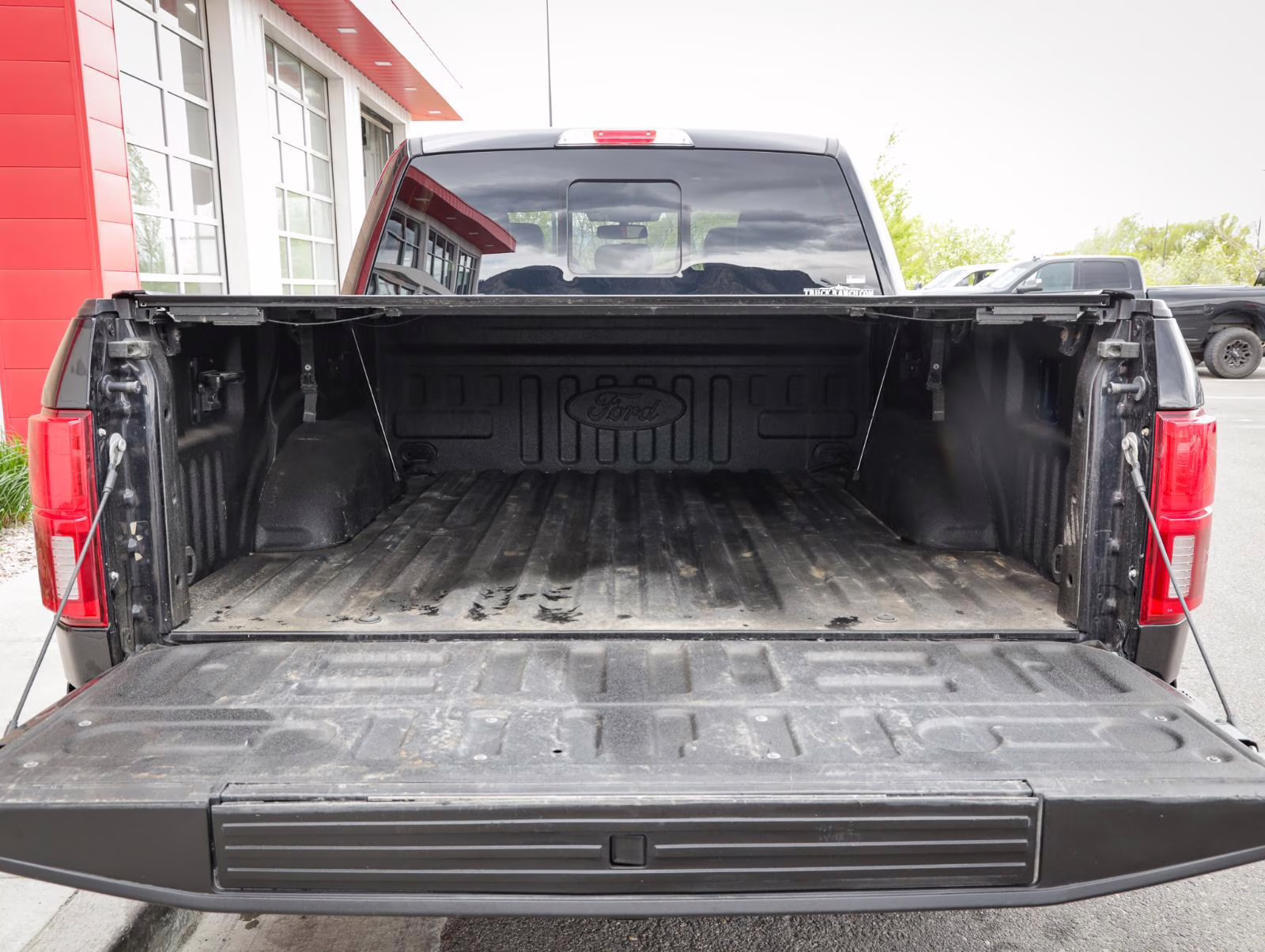 2020 Agate Black Metallic Ford F-150 LARIAT 4X4 Truck