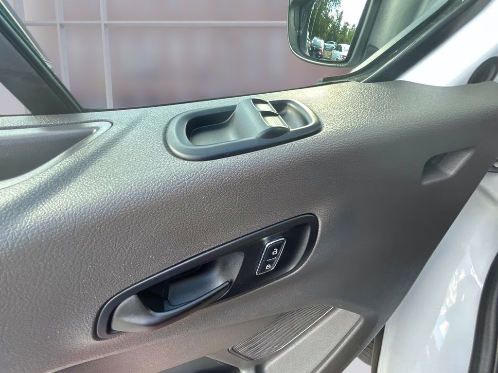 2022 Oxford White Ford Transit-350 XLT AWD Crossover